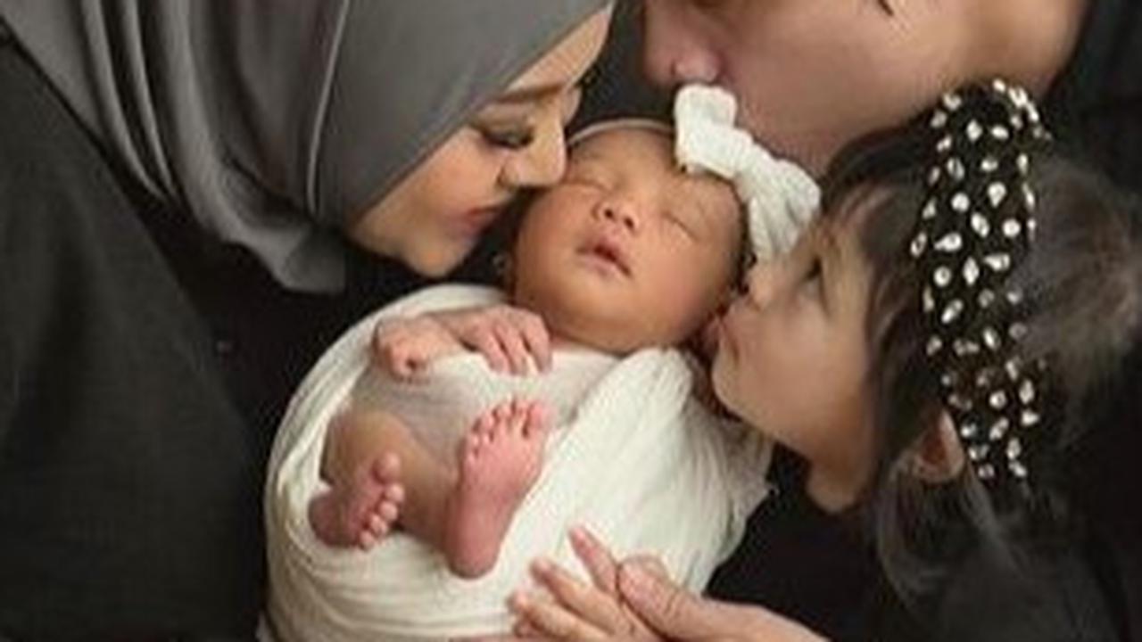 Momen Atta Halilintar Ronda Malam Demi Jaga Baby Azura, Aksinya Malah Bikin Ngakak