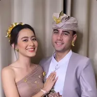 Pasangan seleb Laura Theux-Indra Brotolaras telah menikah pada 23 Maret 2023 [Foto: @kamaratihbaliwedding]