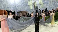 Met Gala 2027 Tanpa John Galliano, Ini Prediksi Tema Pengganti yang Disorot