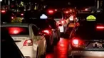 Hujan deras menyebabkan kemacetan di Jakarta, hingga api menghanguskan puluhan rumah dan toko di Pekanbaru.
