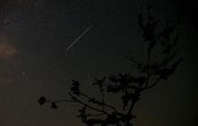 Menyaksikan keindahan fenomena hujan meteor Perseid
