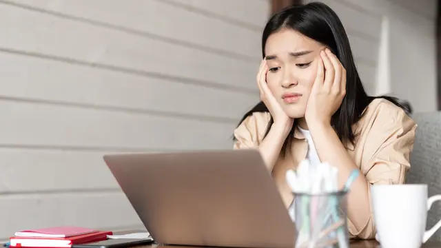 Bukan Karena Usia, Ini 8 Kebiasaan yang Bisa Membuat Wajah Terlihat Lebih Tua (photo by freepik.com)