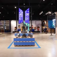 Di sini para Amry — sebutan fans BTS dapat membeli merchandise BTS mulai dari apparel yang terdiri hoodie, sweatshirt, jacket, t-shirt, aksesoris seperti topi, tas, sandal, pouch, key chain dsb, gadget seperti laptop pouch dan airpod case hingga produk home living ada selimut, keset, dan handuk.