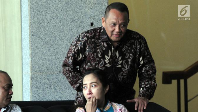 Mantan Sekretaris Mahkamah Agung (MA) Nurhadi Abdurachman memenuhi panggilan pemeriksaan di Gedung KPK, Jakarta, Selasa (6/11). Nurhadi diperiksa sebagai saksi kasus dugaan suap terkait peninjauan kembali di PN Jakarta Pusat. (Merdeka.com/Dwi Narwoko)