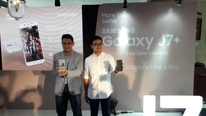 (kiri) Head of Product Marketing, IT, & Mobile Samsung Indonesia, Denny Galant dan (kanan) Product Marketing Samsung Mobile, Irfan Rinaldy peluncuran Galaxy J7 Plus di Jakarta. Liputan6.com/ Agustinus Mario Damar