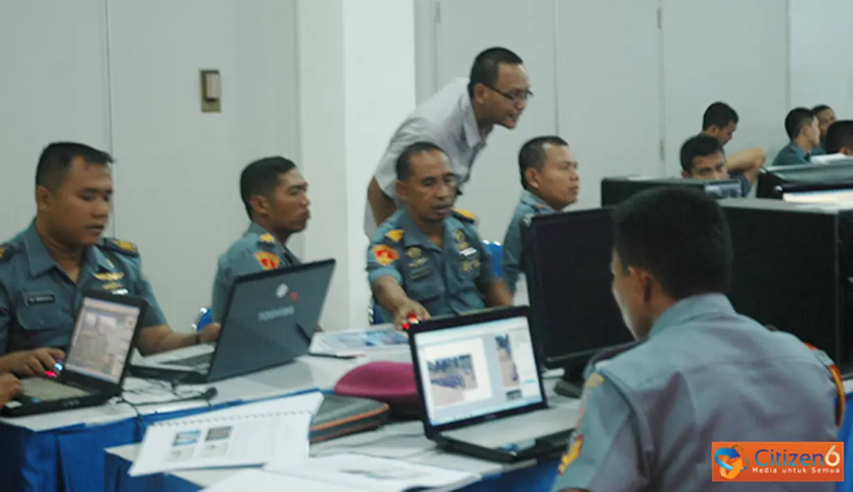 Citizen6, Surabaya: Sebanyak 30 Personil Kobangdikal laksanakan pelatihan pengoperasian Webside Kobangdikal di Pusat Latihan Elektronika dan Puslatlekdalsen, Bumimoro, Kobangdikal,Kamis (25/10). (Pengirim: Penkobangdikal).