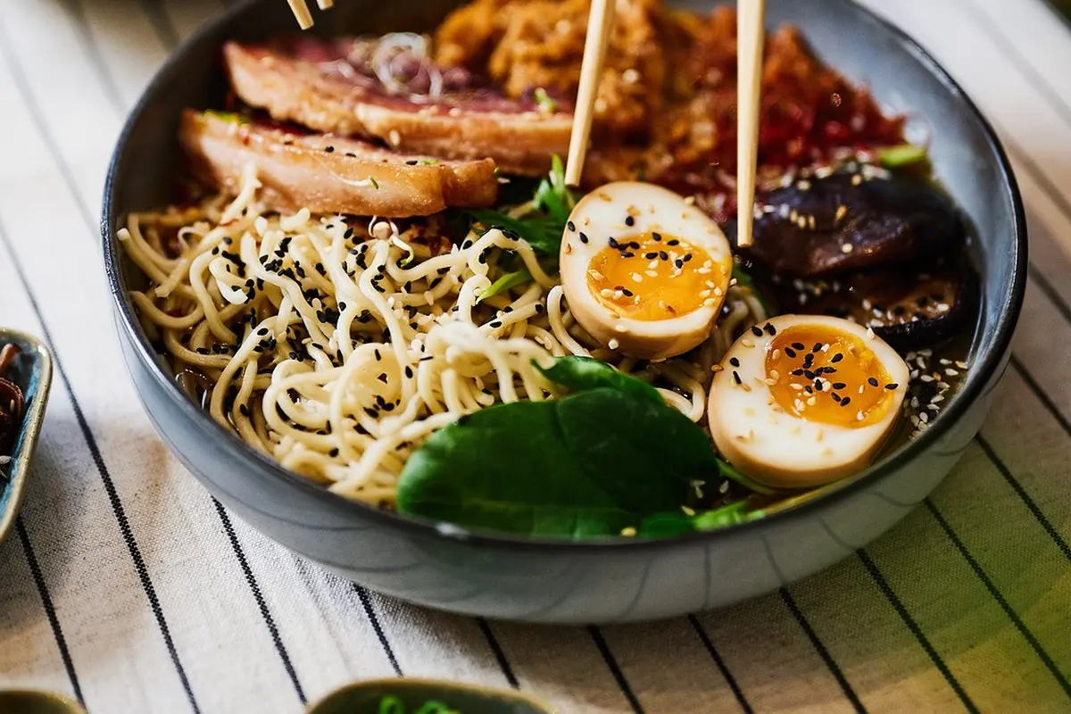 Bosan Ramen Instan? 6 Resep Ramen Jepang Ini Bisa Kamu Buat di Rumah!