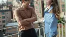 Luna Maya bertemu dengan Choi Siwon. Keduanya tampak seperti teman yang sudah lama tak bertemu, mereka tertawa bersama. (Foto: Instagram/@lunamaya)