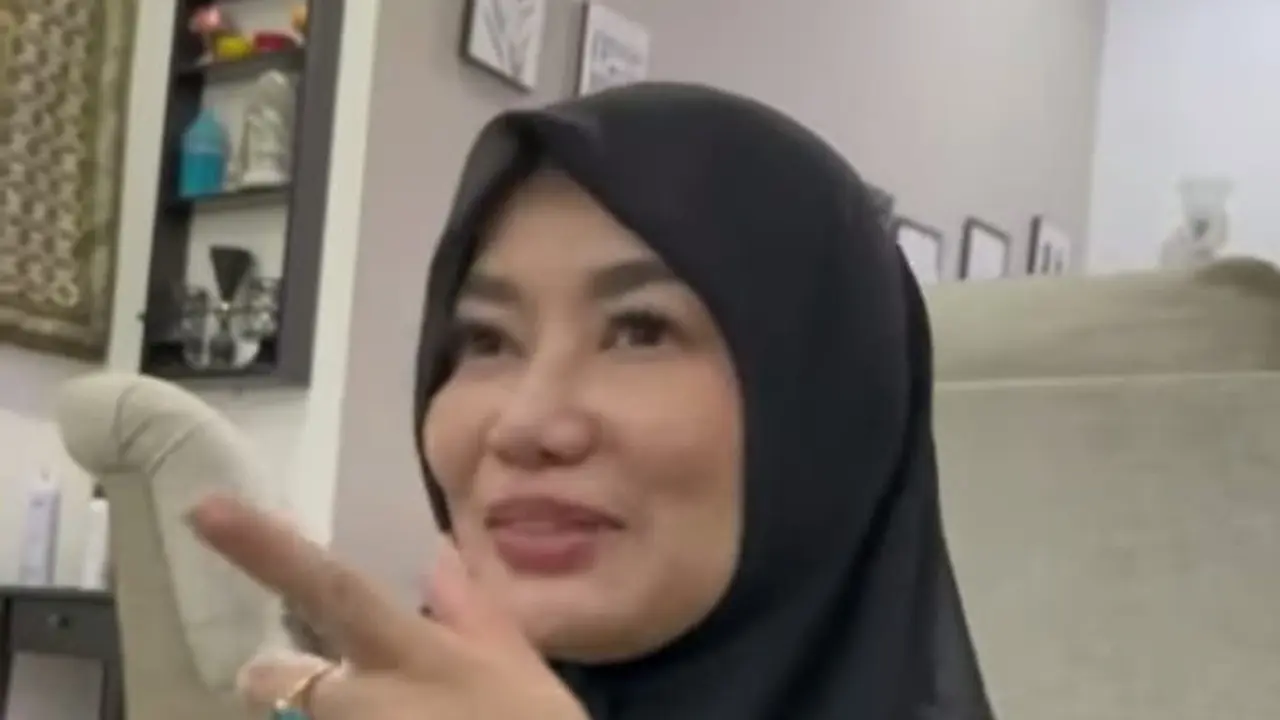 Reza Artamevia Tampil Syar'i