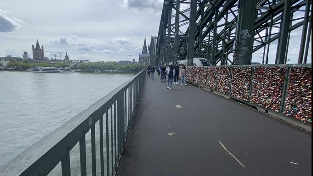 Jembatan Hohenzollern di Kota Koln, Jerman