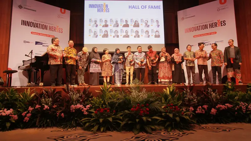 Yayasan Indonesia Forum (YIF) mengukuhkan para heroes pada Malam Inaugurasi Innovation Heroes. (Istimewa).