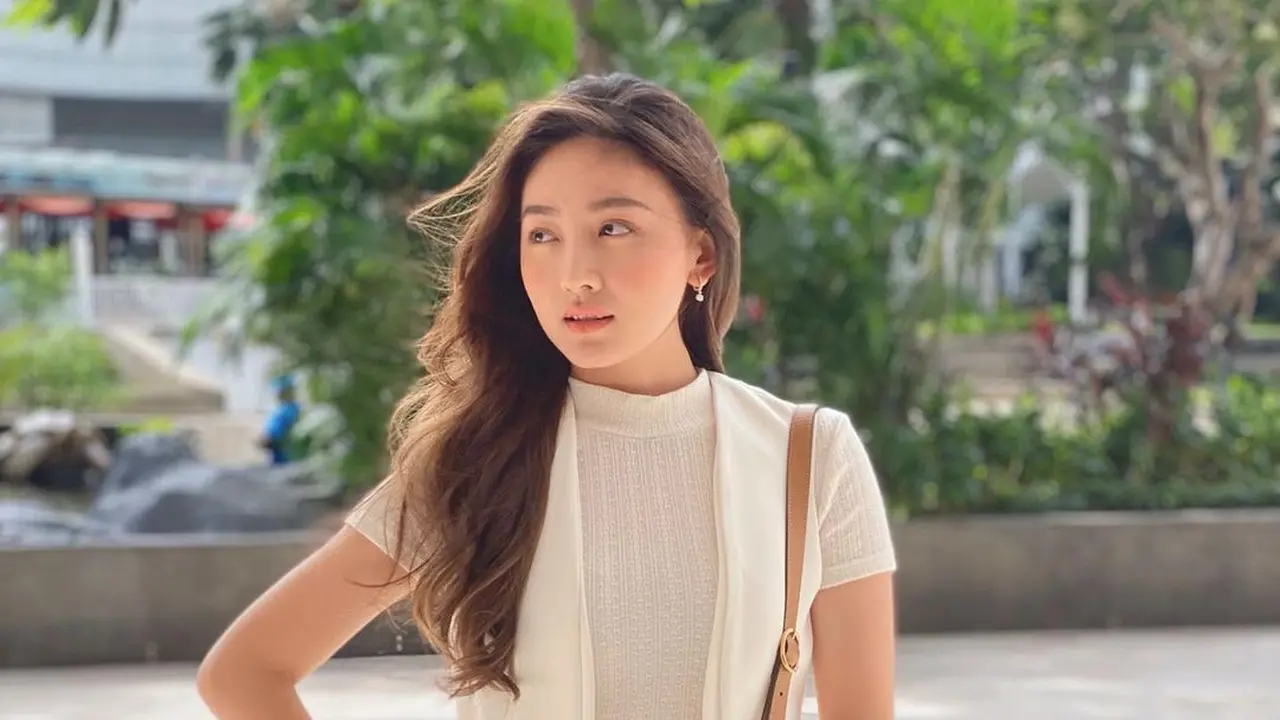 Inspirasi Gaya Edgy Natasha Wilona, Minimalis Tapi Like A Boss