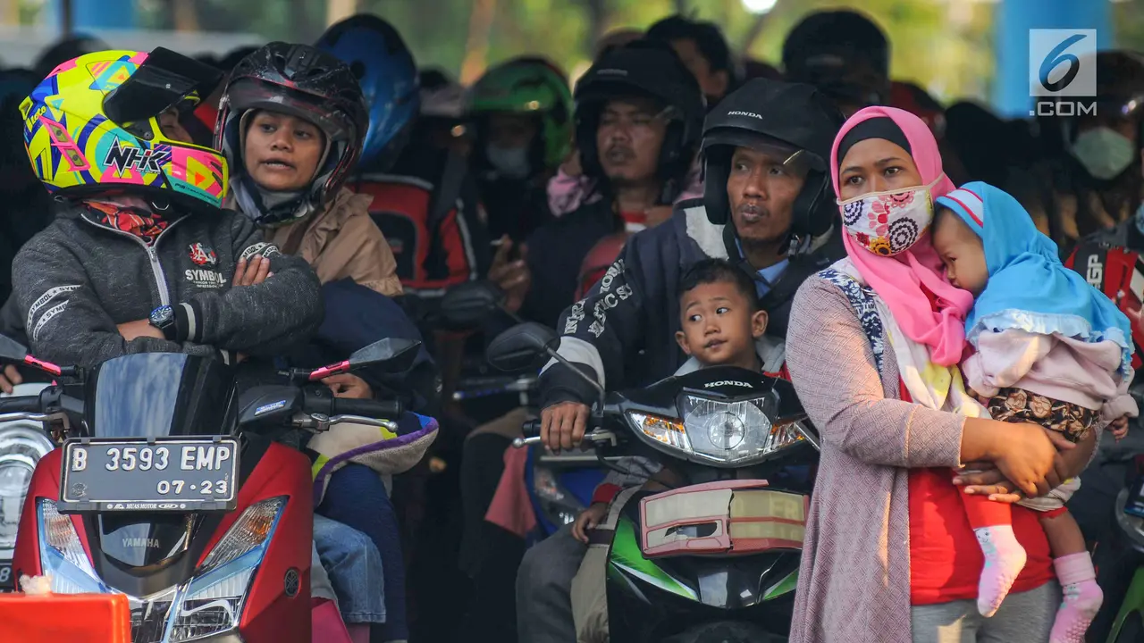 Potret Ekspresi Anak Pemudik di Pelabuhan Merak