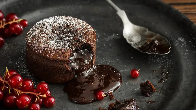 Kejutan Manis Saat Valentine, Kreasi Cake Cokelat di Surabaya Ini Bisa Dicoba