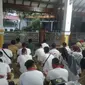 Peserta Kirab Pemuda Nusantara (KPN) saat menyambangi makam Gus Dur (dok: Kemenpora)