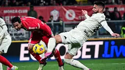 Berhadapan dengan AC Milan, Monza tampil agresif. (Piero CRUCIATTI/AFP)