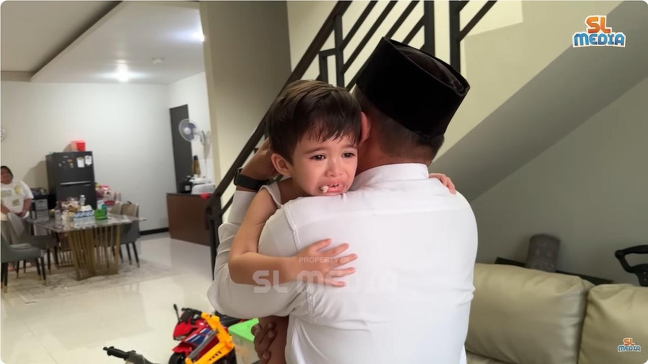 Sule Telaten Momong Sang Anak