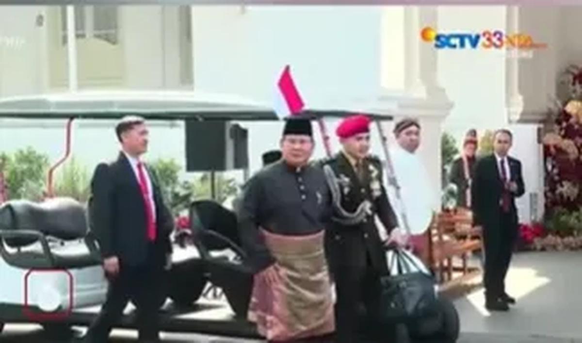 Dalam sebuah video TikTok @dekade_08, saat itu Prabowo hadir dengan anaknya, Ragowo Hediprasetyo Djojohadikusumo (Didit) dan salah seorang ajudan.