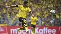 1. Jadon Sancho (Dortmund) - Chelsea menaruh minat terhadap wonderkid Inggris ini, Sancho sedang dalam desas-desus ingin hengkang setelah digantikan saat melawan Barcelona. (AFP/Ina Fassbender)