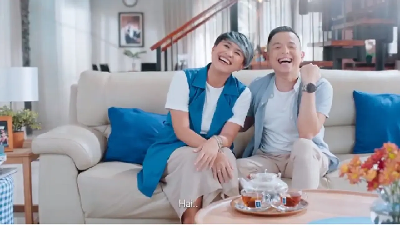Pasangan Ernest Prakasa dan Meira Anastasia