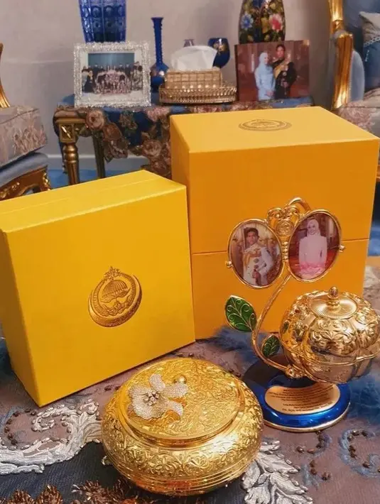 6 Potret Souvenir Pernikahan Pangeran Abdul Mateen dan Anisha Rosnah, Bertabur Hiasan Emas