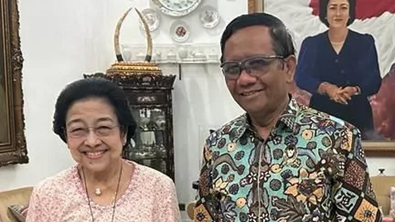 Senyum Megawati dan Mahfud MD Jelang Pengumuman Cawapres Ganjar Besok