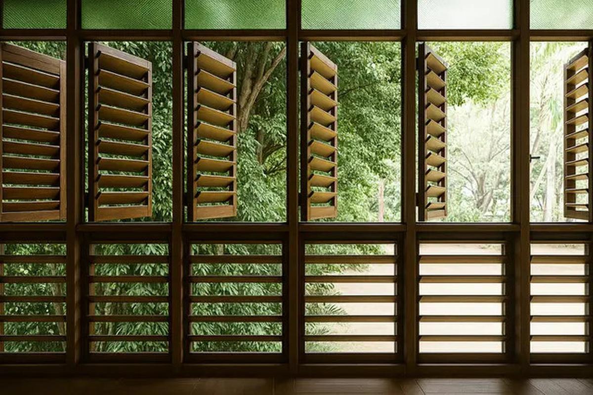 6 Model Ventilasi Rumah dari Kayu, Bikin Rumah Jadi Estetik dan Sejuk