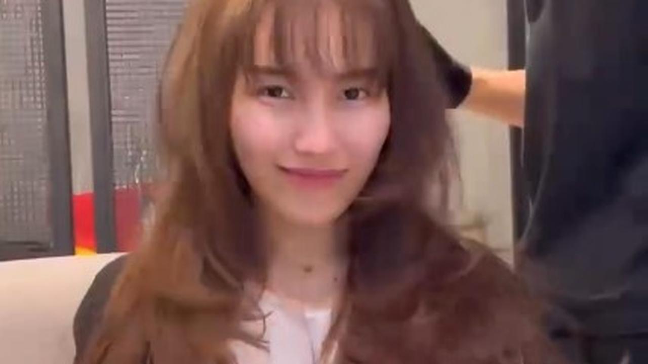 Tahun Baru Warna Baru, Ini 7 Potret Penampilan Ayu Ting Ting Usai Ubah Gaya Rambut