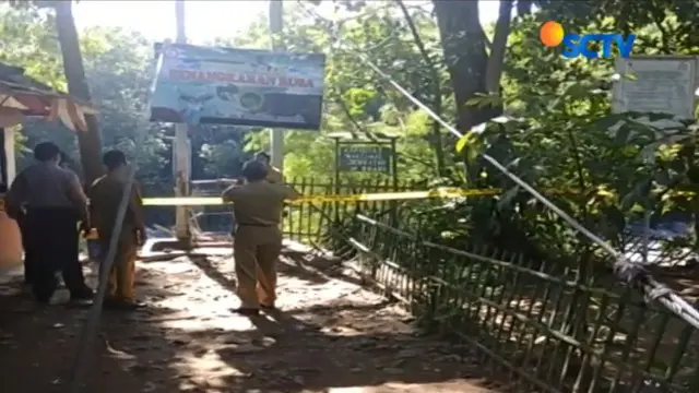 Polisi Tutup Sementara Jembatan Roboh di Bogor