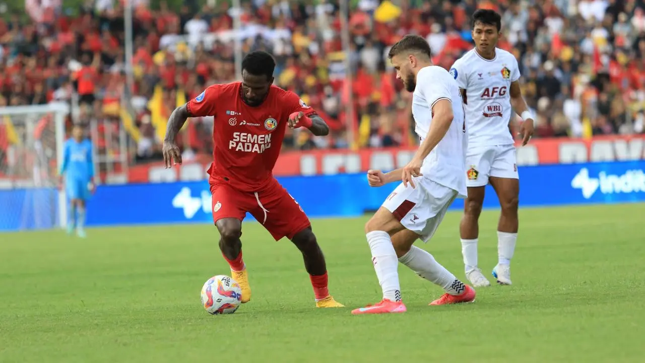 Semen Padang Vs Persik Kediri