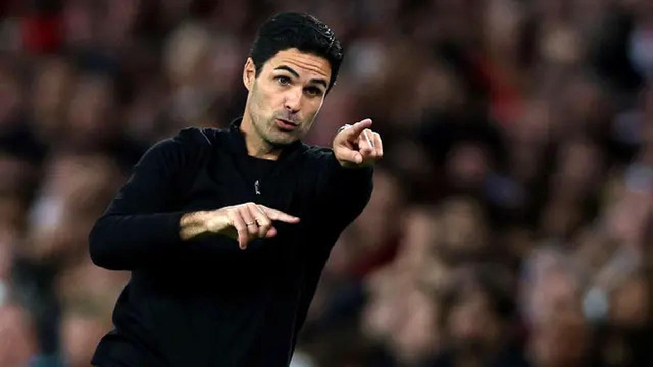 Memahami Perbedaan Peran Pelatih Kepala Vs Manajer dalam Sepak Bola Modern