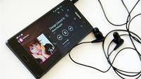 Smartphone memang sangat luar biasa, hampir semua pekerjaan bisa dibantu dengan menggunakan smartphone.