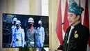 Presiden Joko Widodo menyampaikan pidato saat memimpin upacara peringatan Hari Kelahiran Pancasila secara virtual di Istana Bogor, Jawa Barat, Selasa (1/6/2021). Untuk tahun ini, Jokowi mengenakan baju adat dari Kabupaten Tanah Bumbu. (FOTO:Biro Pers Kepresidenan)