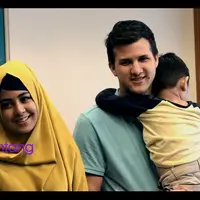 Berita lamaran Risty Tagor dan Stuart Collin mencuri perhatian publik. Rabu (8/4) Rizty Tagor dan Stuart Collin akhirnya buka suara. Keduanya membenarkan prosesi lamaran dan segera akan melangsungkan pernikahan.