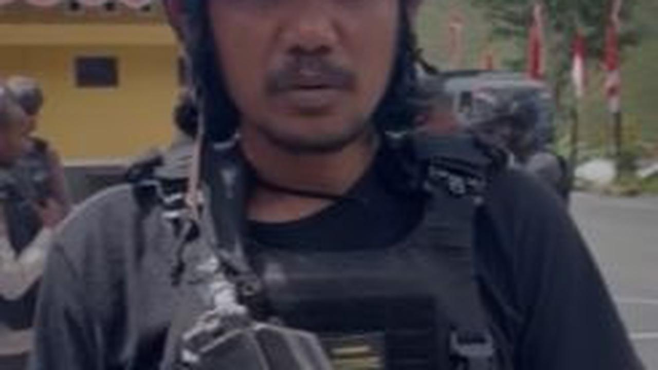 "Sementara saya di Satres Narkoba. Kalau (18 thn) ini sudah pos ke berapa ya banyak lah," tambahnya.