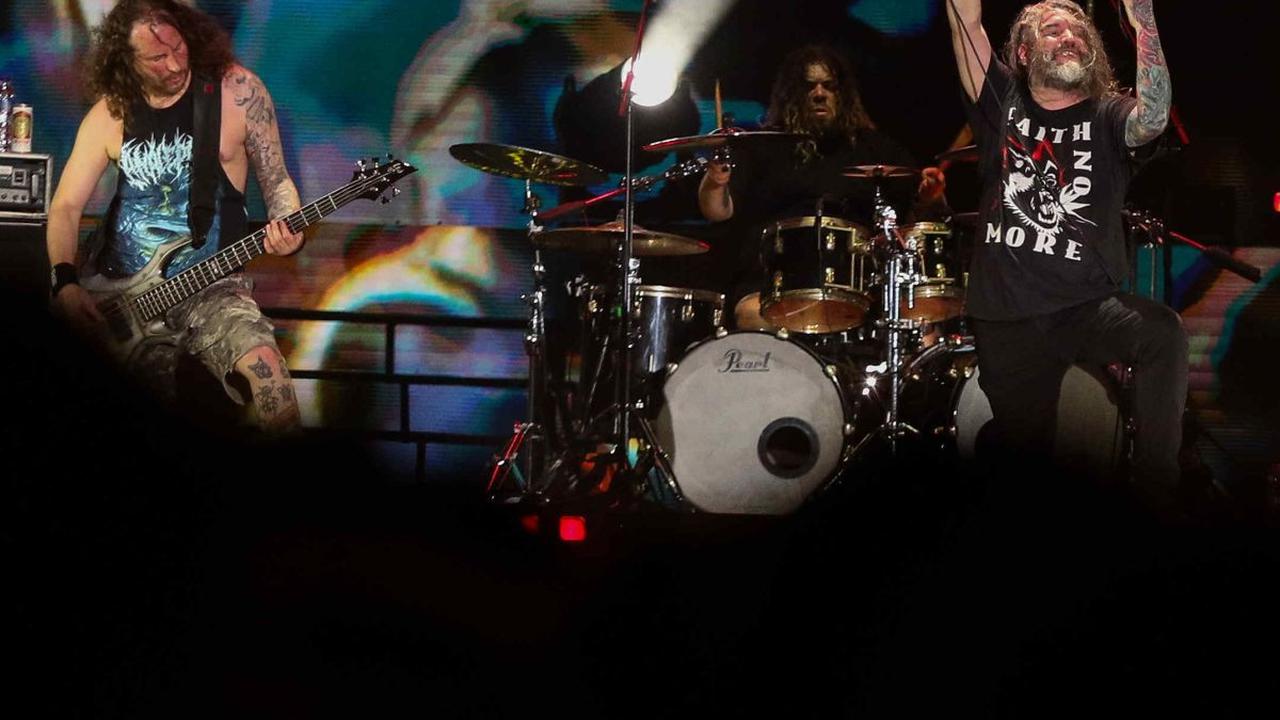 Grup band asal  Amerika Serikat, Suicide Silence tampil dalam Hammersonic Festival 2024 di Pantai Carnaval Ancol, Jakarta, Minggu (5/5/2024). Hari kedua pesta musik metal Hammersonic Festival 2024 dipanaskan oleh penampilan sederet band lokal dan mancaneg