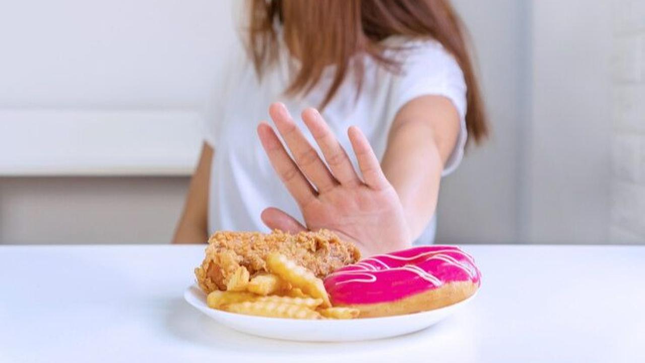 <b>Tips Berhenti Makan Junk Food</b><br>