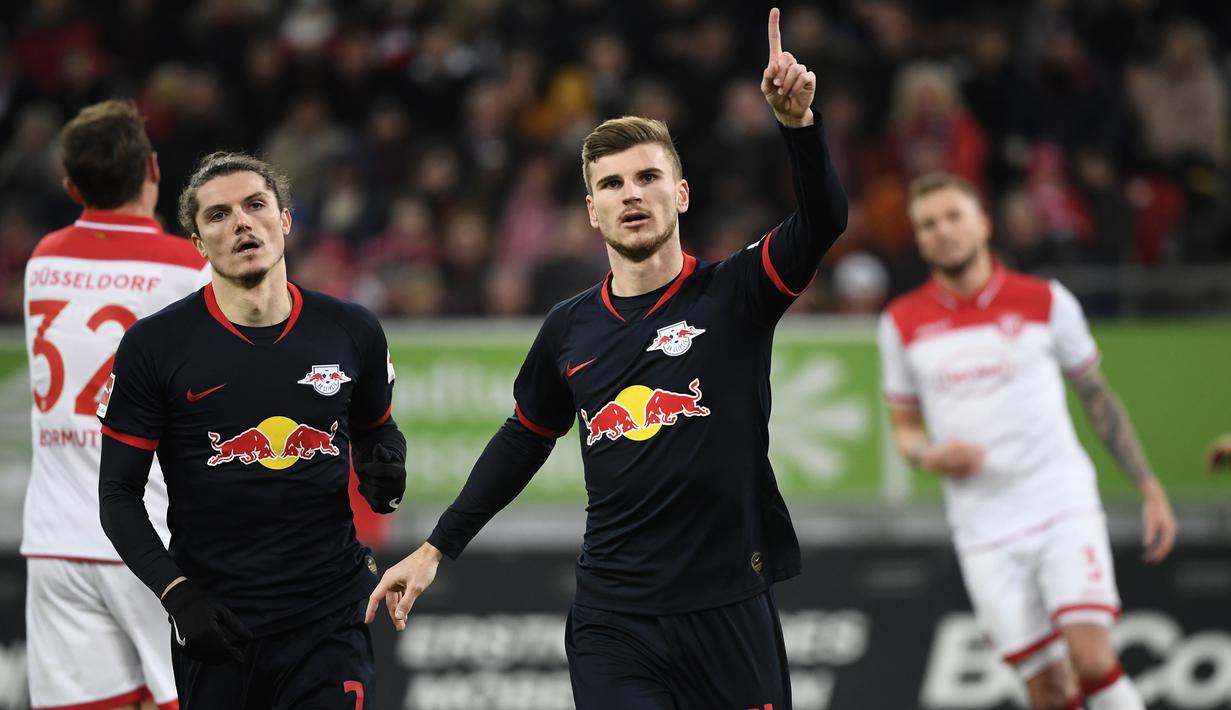 RB Leipzig - Striker andal Leipzig, Timo Werner, telah menorehkan 24 gol dan Marcel Sabitzer 9 gol. Keduanya menjadi duet penyerang yang produktif mencetak gol untuk Leipzig. (AFP/Ina Fassbender)
