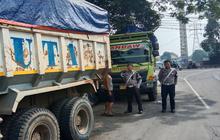 Polwan Cantik AKBP Netty Sampai Terpukau Sama Aksi Sopir Truk ini, Langsung Puji the Best & Kasih Love