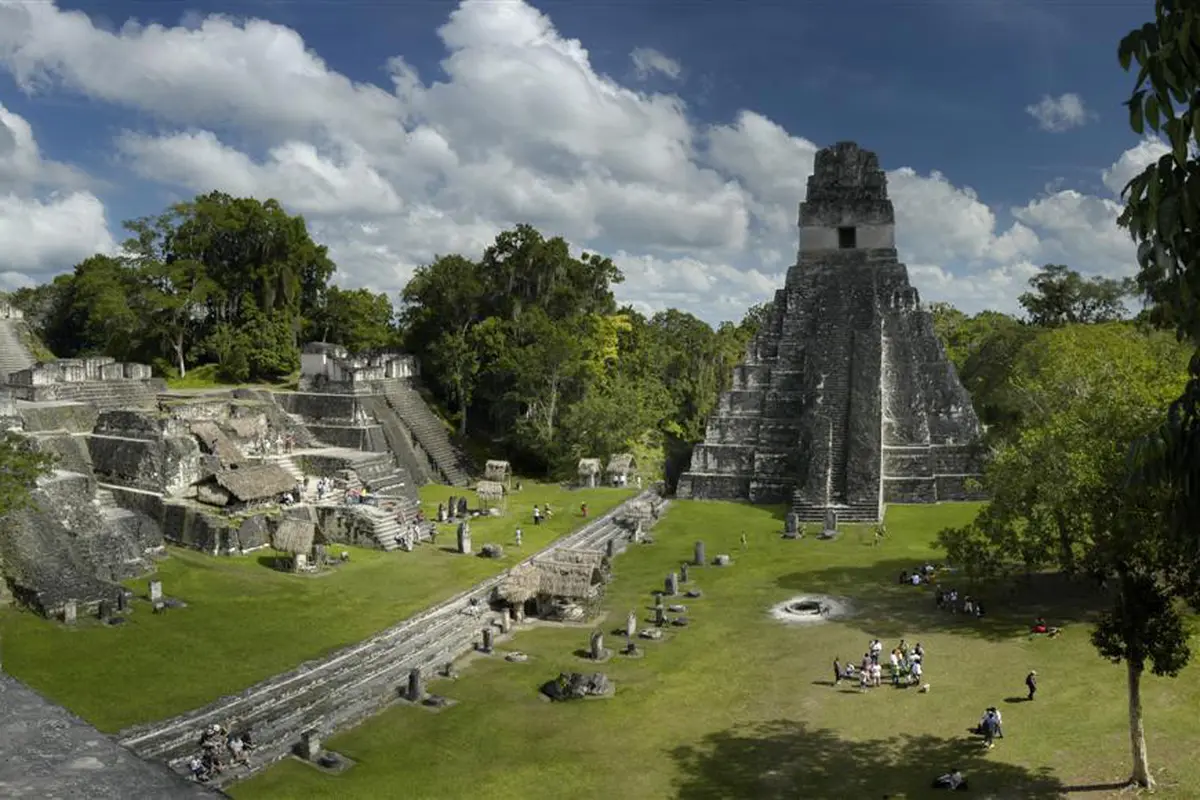 Bangunan peninggalan Suku Maya