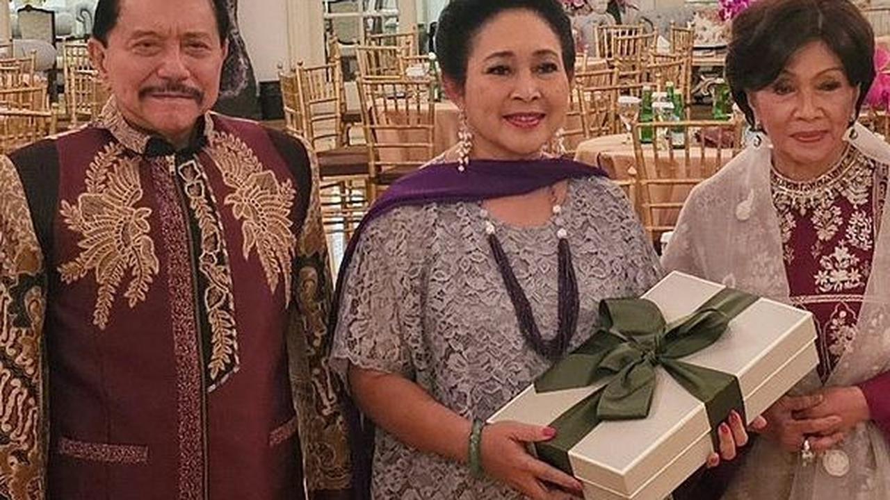 Dari sekian banyak ucapan, kalimat ucapan Jenderal TNI (Purn) AM Hendropriyono yang membuat seisi ruangan riuh tepuk tangan.<br>