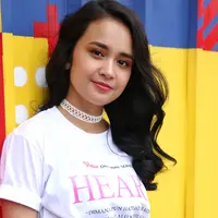 Hadiri ON OFF FESTIVAL, Michelle Ziudith sengaja nantikan aksi WINNER. (Adrian Putra/Fimela.com)