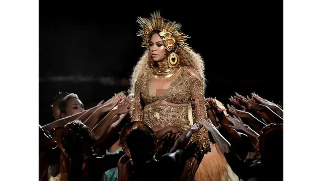 Busana Mengagumkan Beyonce di Grammy Awards 2017