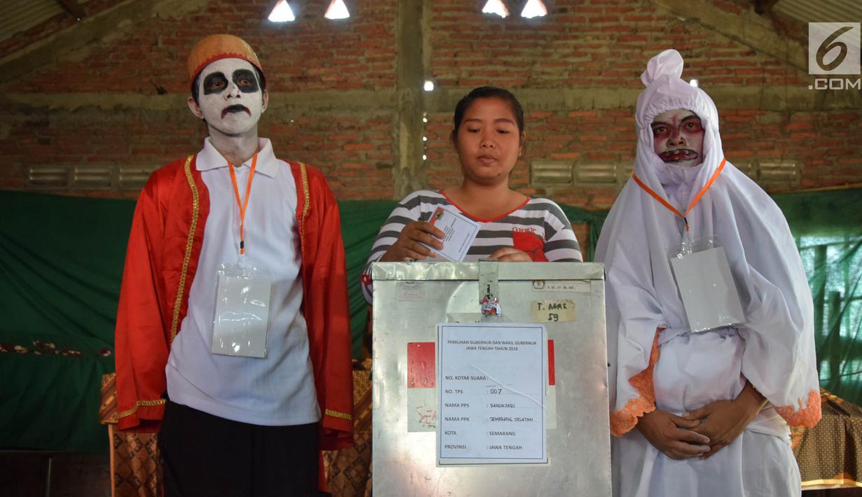 Foto Usung Konsep Horor Tps Ini Dijaga Pocong Hingga Genderuwo Pilkada Liputan6 Com