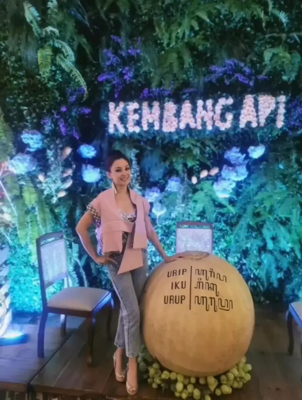Galeri Foto Putri Patricia dengan Ragam Model Jeans, Inspirasi Gaya Kasual 2025