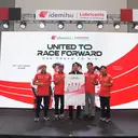 Jelang MotoGP Indonesia 2026, Mario Aji dan Veda Ega Pratama Temui Fans di Jakarta