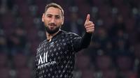 Gianluigi Donnarumma saat ini mampu menjadi kiper utama PSG walapun sempat kalah dengan Keylor Navas. Ia mampu tampil solid saat melawan Manchester City di Liga Champions dan satu clean sheet dari empat laga yang telah dilaluinya di Ligue 1. (AFP/Franck Fife)