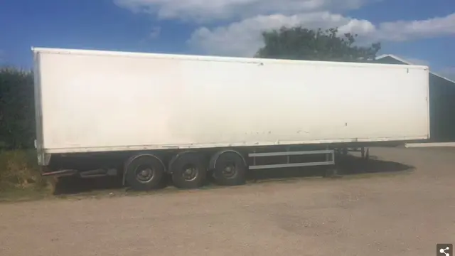 Rumah dari truk trailer