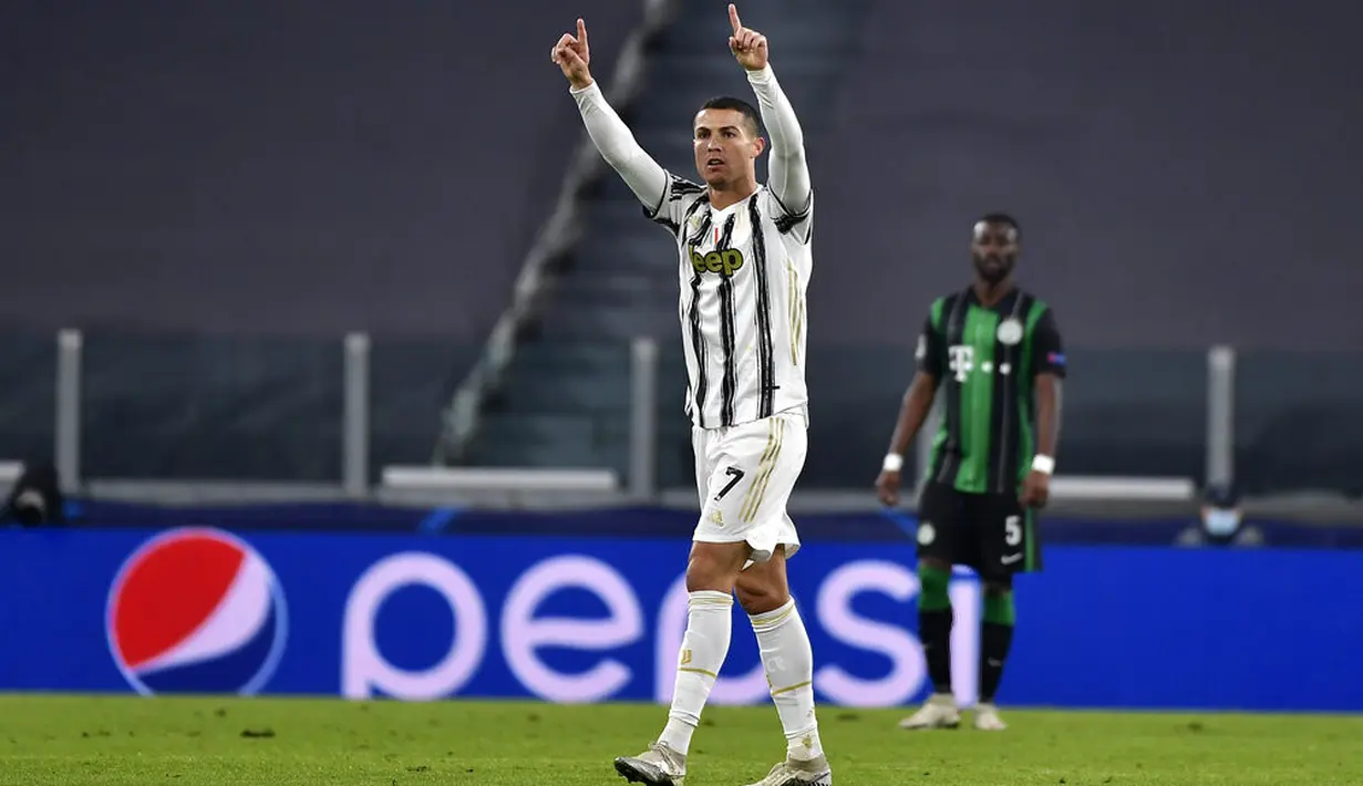Pemain Juventus Cristiano Ronaldo melakukan selebrasi usai mencetak gol ke gawang Ferencvaros pada pertandingan Grup G Liga Champions di Allianz Stadium, Turin, Italia, Selasa (24/11/2020). Juventus melaju ke 16 besar Liga Champions usai menekuk Ferencvaros 2-1. (Marco Alpozzi/LaPresse via AP)
