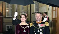 Putra Mahkota Denmark Pangeran Frederik dan Putri Mary menghadiri acara Tahun Baru kerajaan. (dok. Instagram @detdanskekongehus/https://www.instagram.com/p/C1kgzwgNdiT/?hl=en&img_index=1/Dinny Mutiah)
